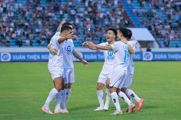 Nam Định gần như chắc chắn sẽ lên ngôi vô địch. 