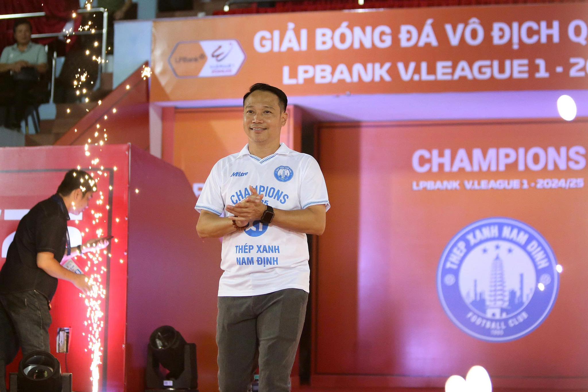 Sự Tham Gia Của Các HLV